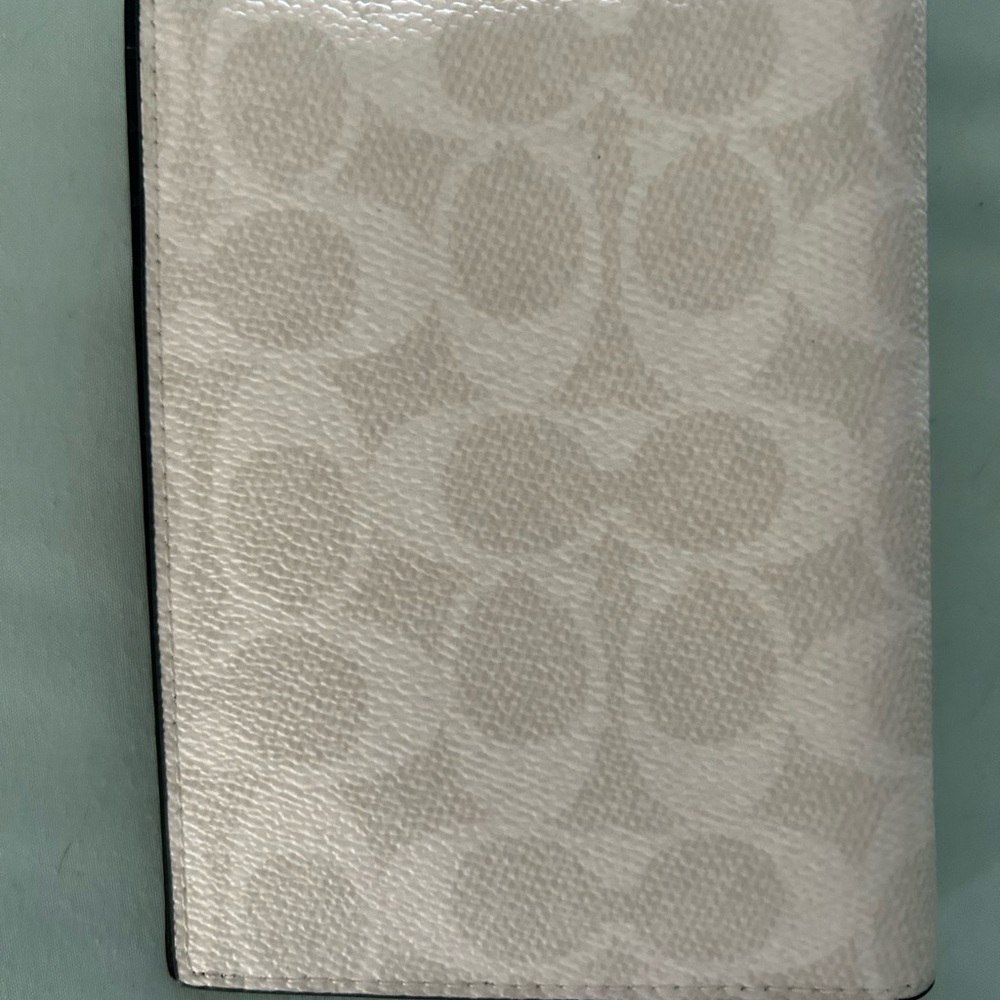 Gorgeous Coach Passport Holder and Wallet - Picture 2 of 3